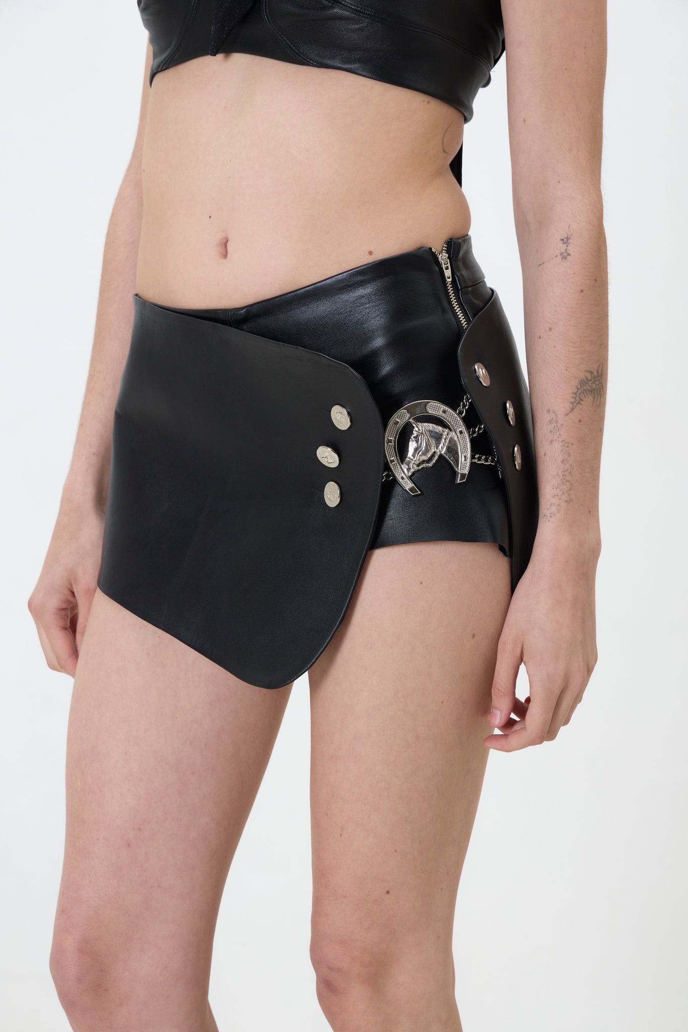Short Leather Rastra